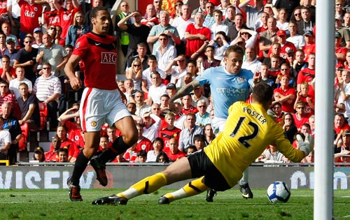  曼城补时绝杀热刺，积分反超登顶榜首  