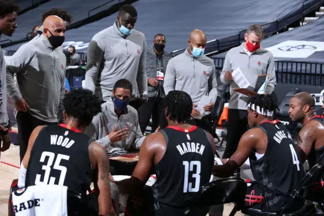  里昂队长重伤缺阵，球队防守遭遇考验  