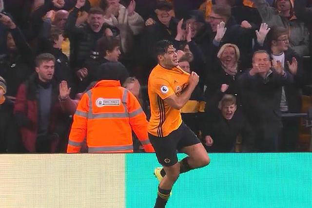  斯特林助攻双响，切尔西逆转战胜狼队  